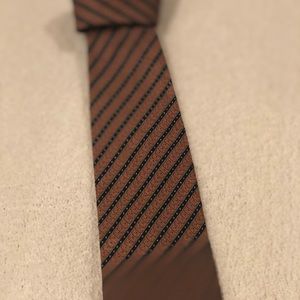 Brioni 100% silk tie